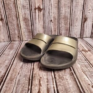 Unisex Oofos OOahh Gold Black Rubber Comfort Slide Sandals Size Mens 6 Womens 6